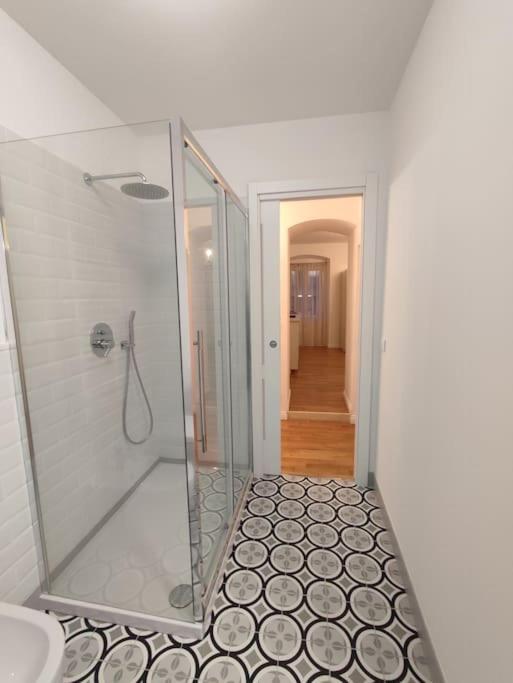 Casa Renova, Intero Appartamento, 2 Camere, Max 4 Ospiti, Trieste Zona Storica Extérieur photo