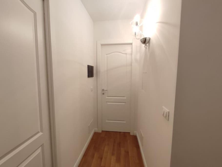 Casa Renova, Intero Appartamento, 2 Camere, Max 4 Ospiti, Trieste Zona Storica Extérieur photo