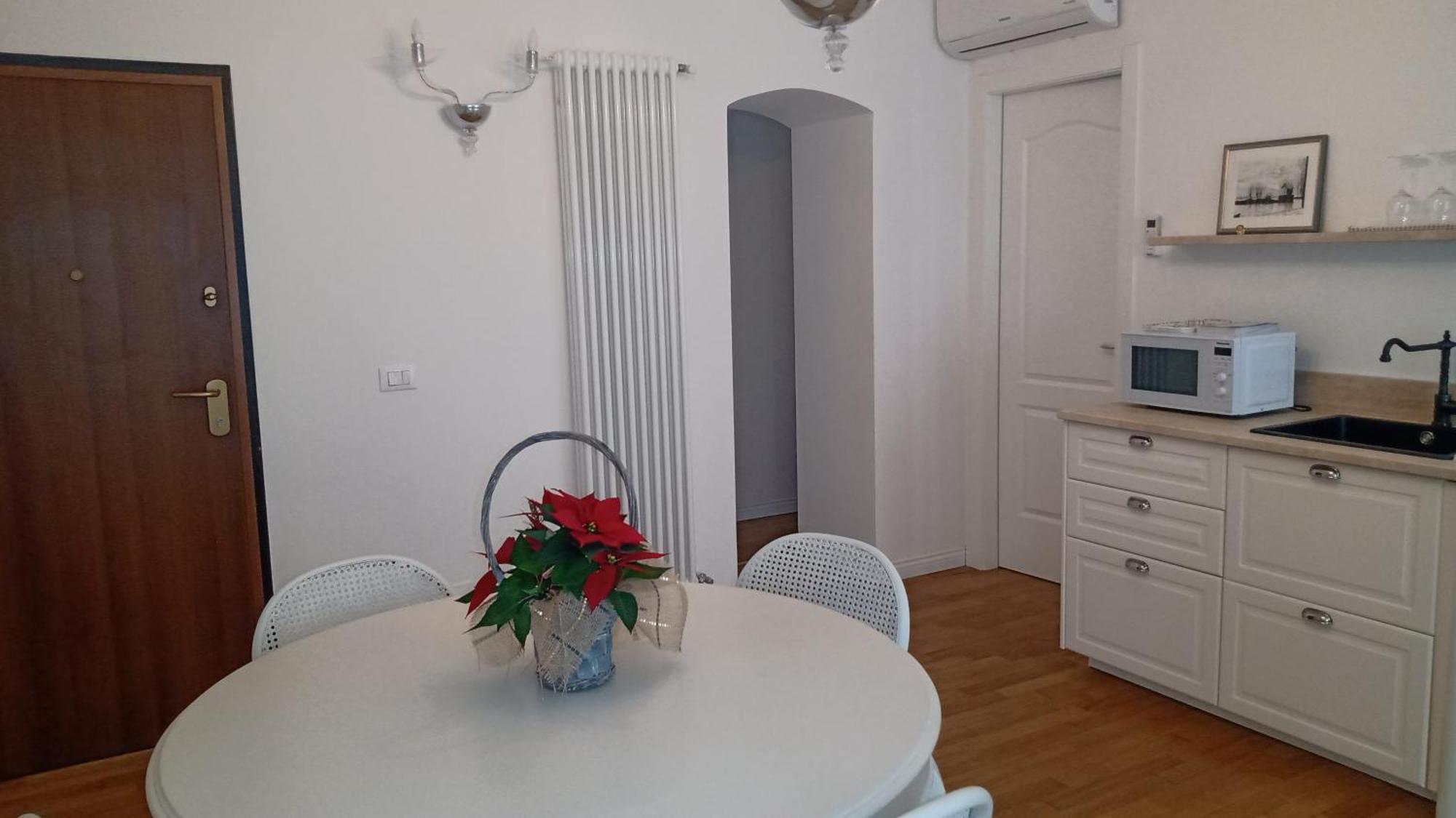 Casa Renova, Intero Appartamento, 2 Camere, Max 4 Ospiti, Trieste Zona Storica Extérieur photo