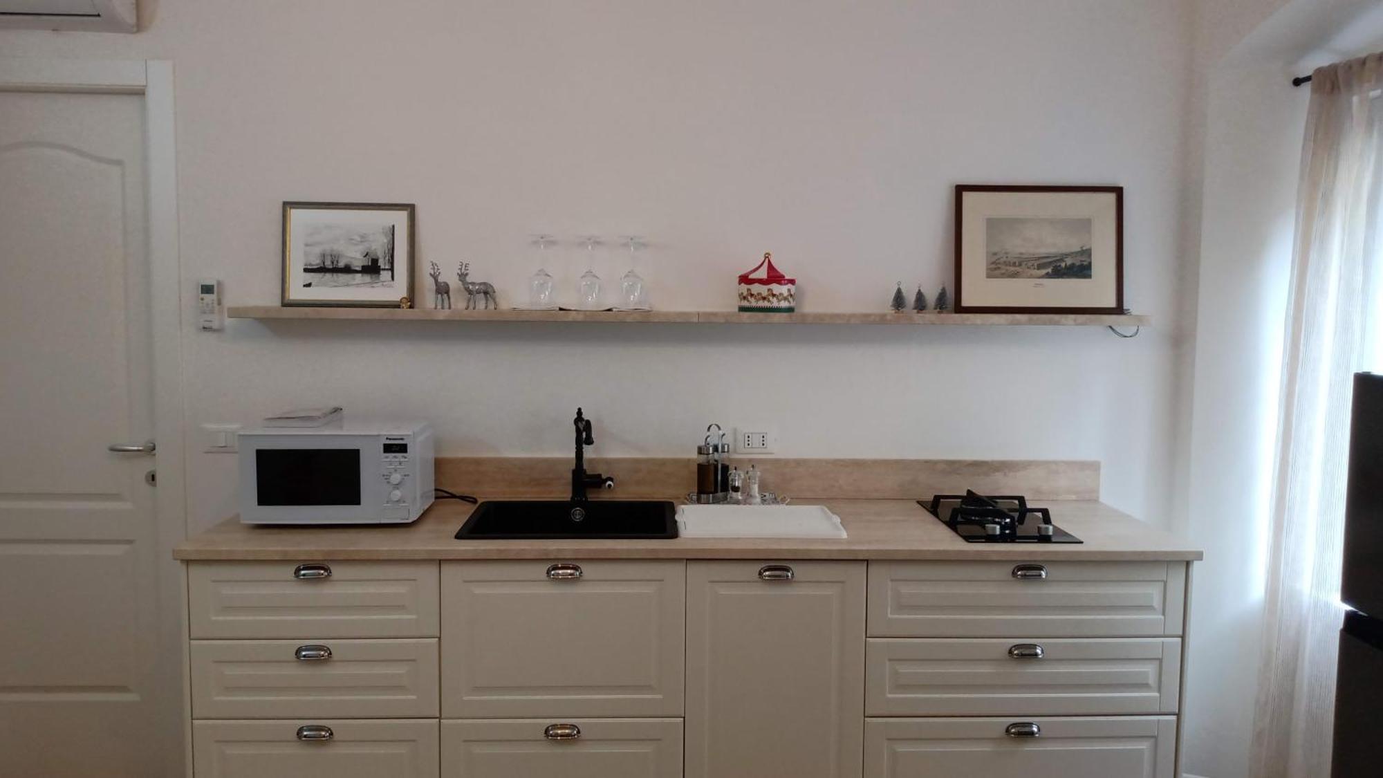 Casa Renova, Intero Appartamento, 2 Camere, Max 4 Ospiti, Trieste Zona Storica Extérieur photo